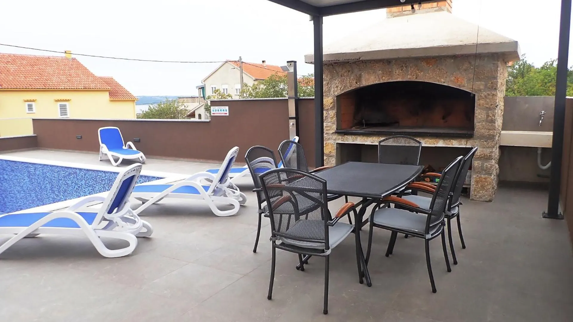 Apartment Azeret With Swimminpool Maslenica