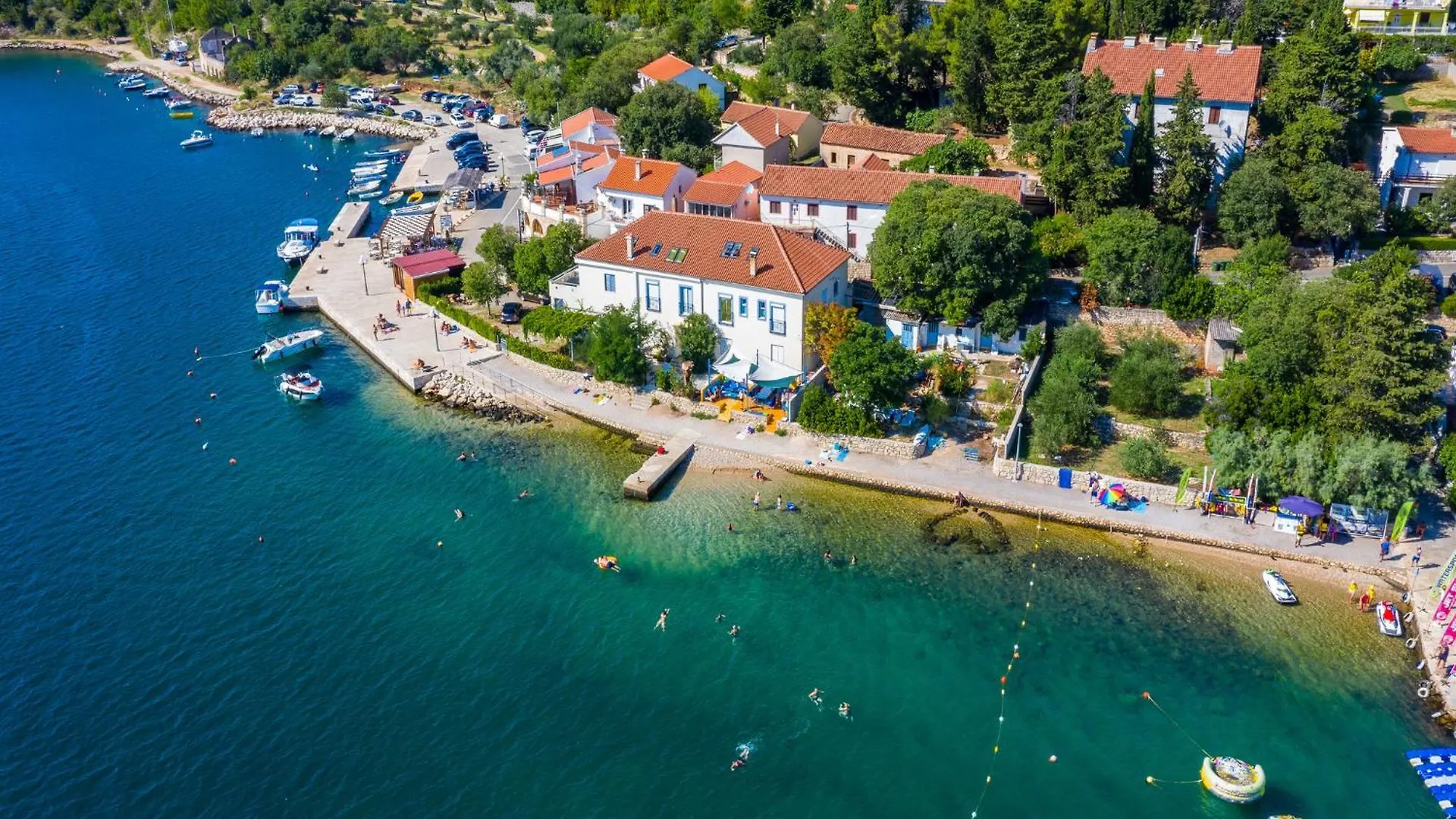 Apartment Azeret With Swimminpool Maslenica Croatia