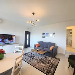 Big Blue Apartman