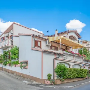 Apartman Danica, Maslenica