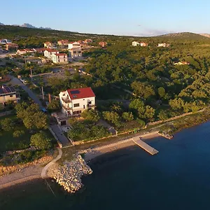  Apartment Baredine