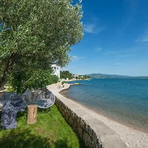  Apartment Maruna House